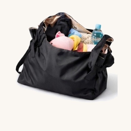 The mat pulled closed into a full tote bag with all the belongings inside